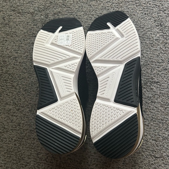 Skechers Black and Gold hands free slip on Sneakers (worn once!) - Picture 10 of 10